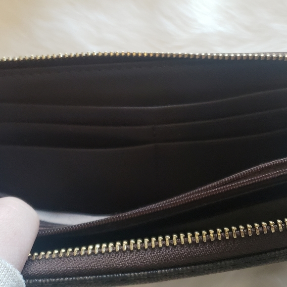 Michael Kors Accordion Style Zip Around Wallet - Picture 6 of 7